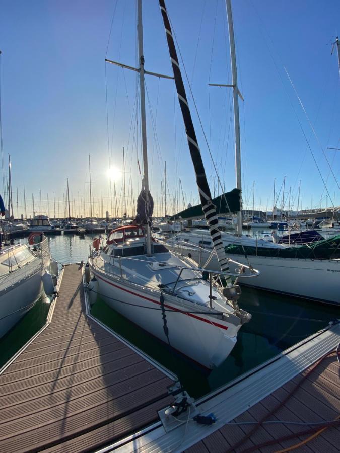 Mettre Les Voiles à